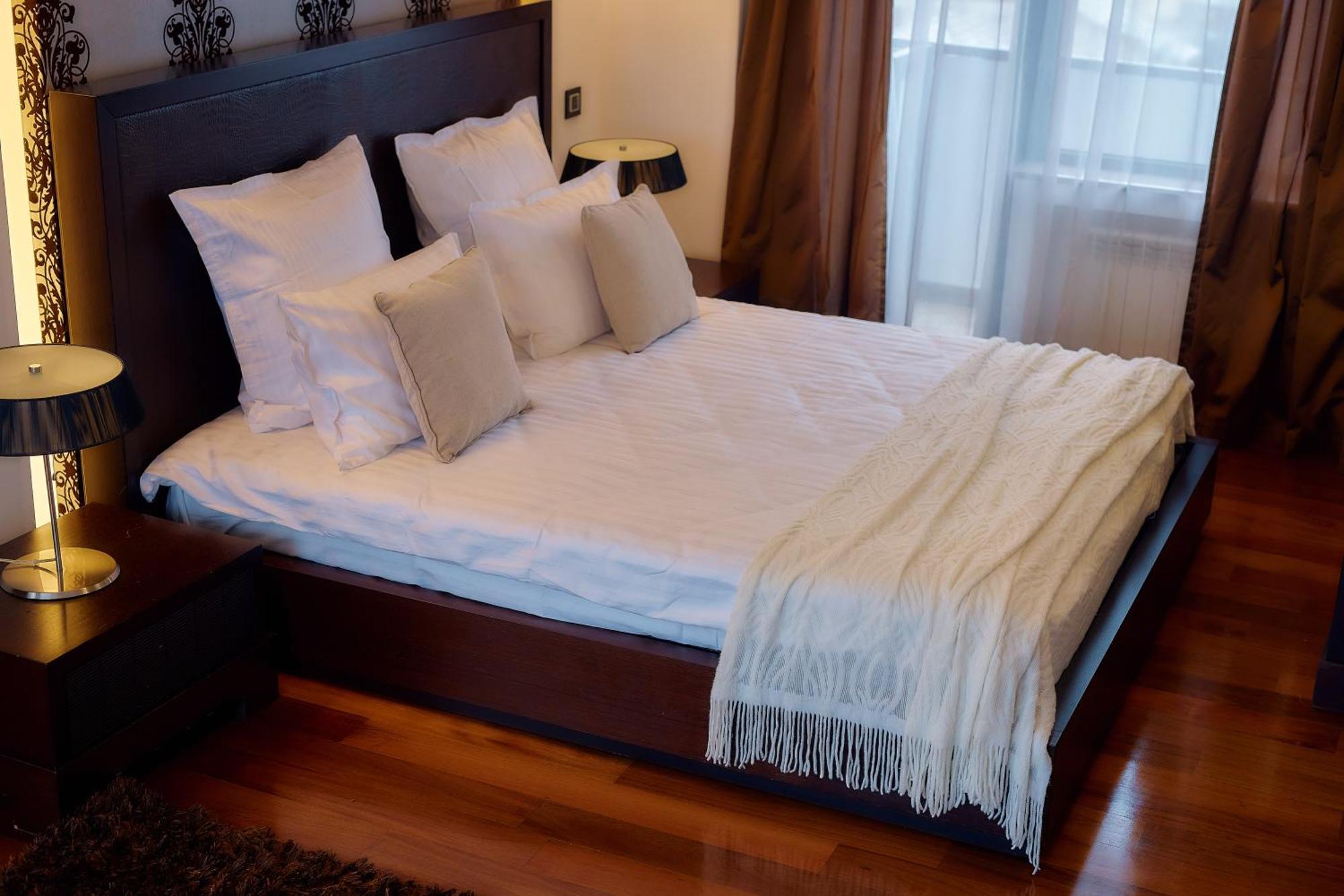 Uptown Apartment